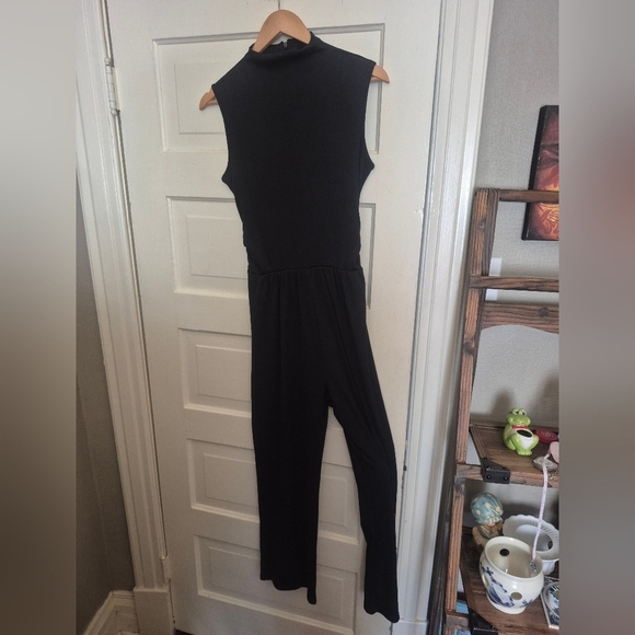 Source Unknown Black Sleeveless Jumpsuit - Picture 1 of 6